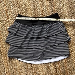 Ruffle, striped athletic skort. Size x small, girls.